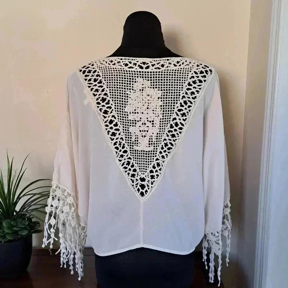 Monteau Tops - ❤️ Monteau Cream Blouse with crochet back